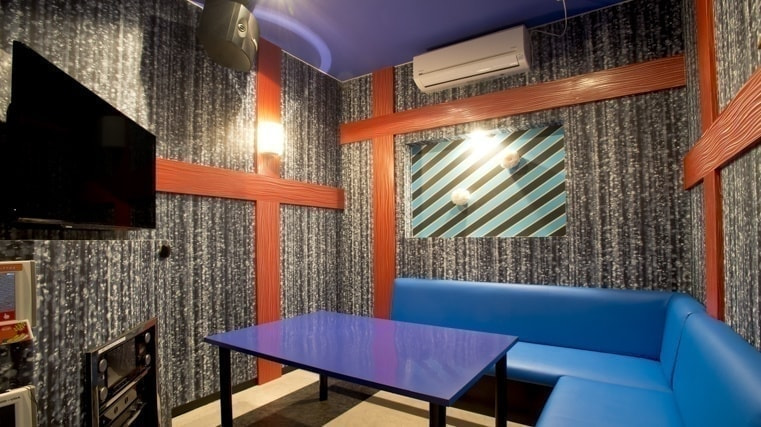 room_06.jpg