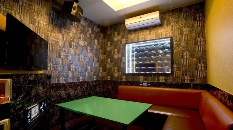 room_02.jpg