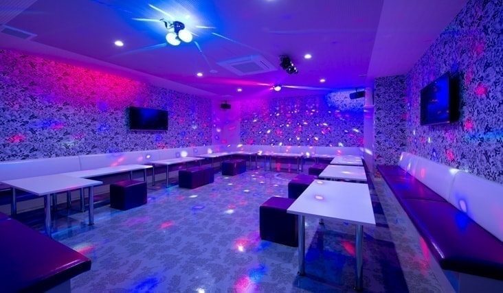 party_room.jpg